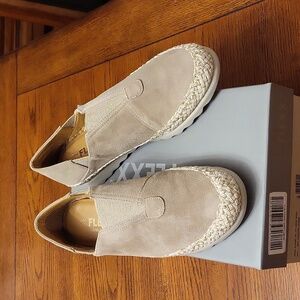 🆕️The Flexx  suede neutral slip-on